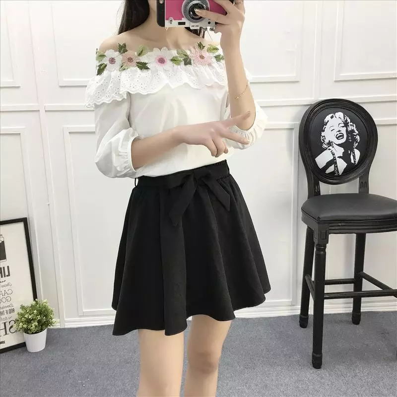 Boat neck lace chiffon shirt